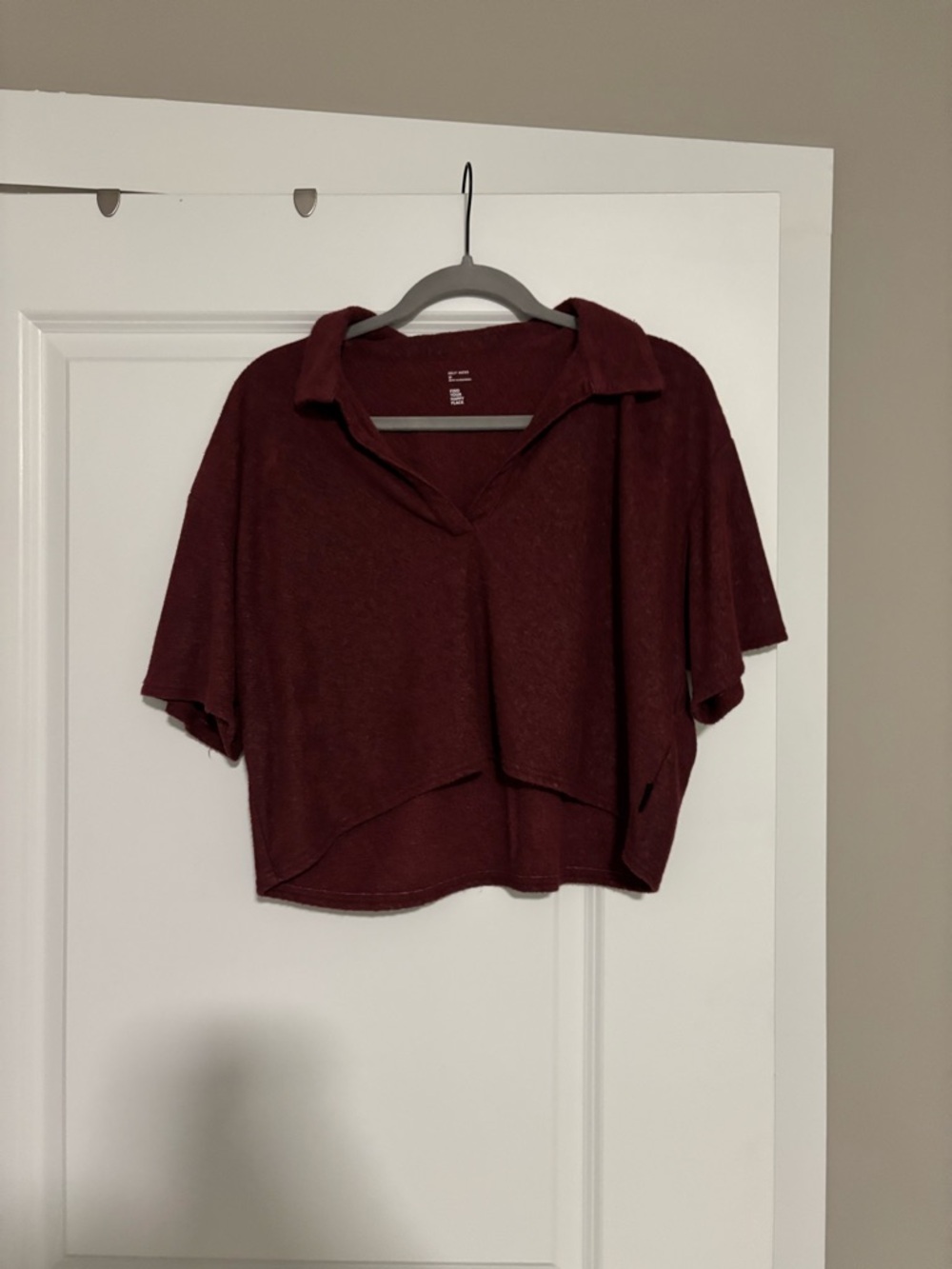 Gilly Hicks Maroon Collared Cropped Tee
